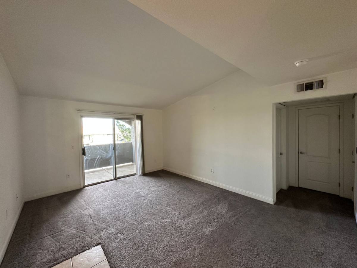 Apartment for rent at 5055 W Hacienda Ave, Las Vegas, NV 89118
