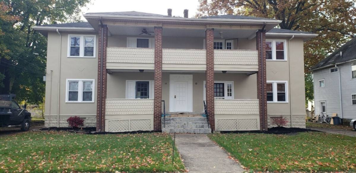 House for rent at 131 E Broadway Ave, Girard, OH 44420