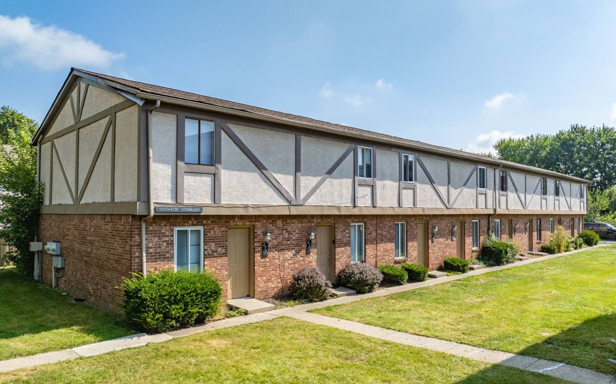 Townhouse for rent at 1691 Red Robin Rd, Columbus, OH 43229