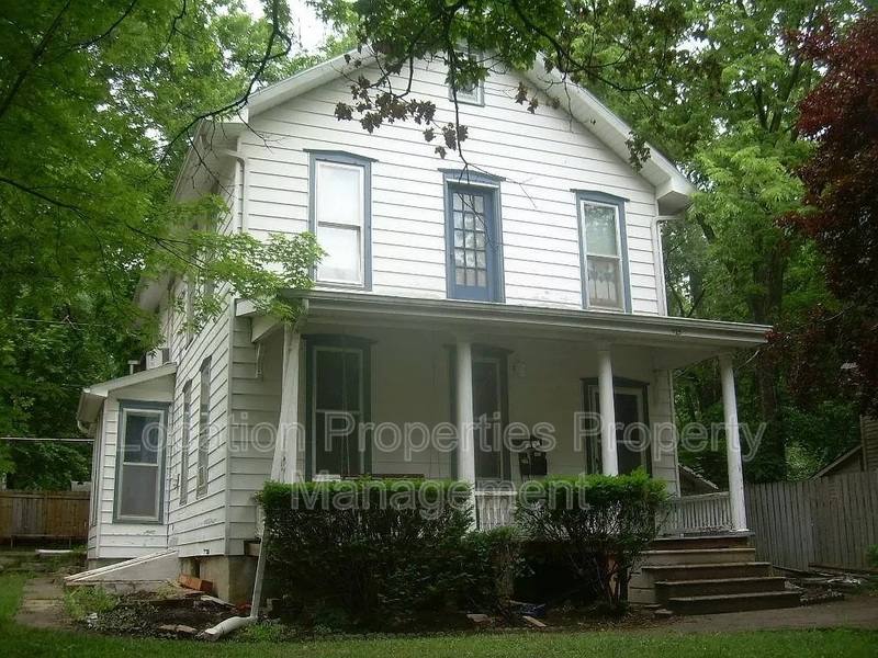 Apartment for rent at 925 Alabama St #D, Lawrence, KS 66044