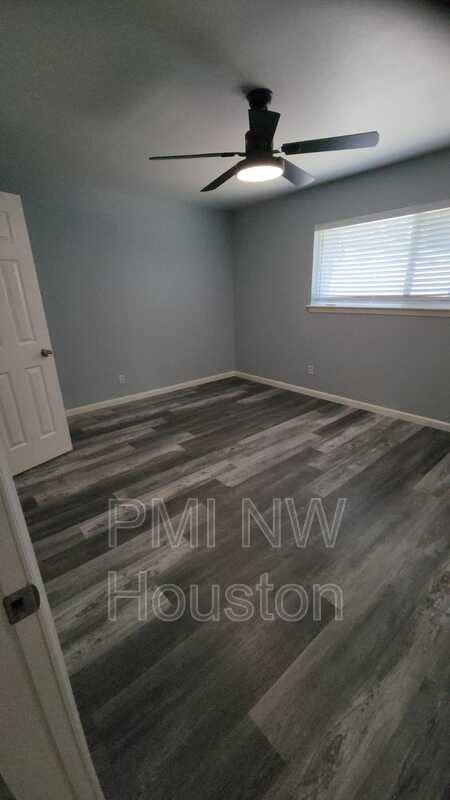 Townhouse for rent at 2677 Gessner Rd #202, Houston, TX 77080