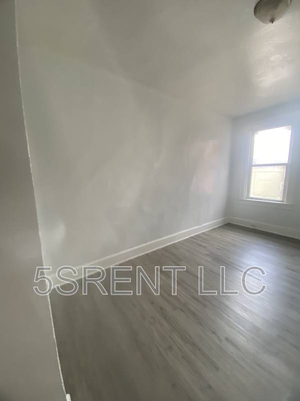 Apartment for rent at 1048 Marshall Ave #5, Cincinnati, OH 45225