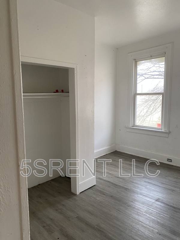 Apartment for rent at 1048 Marshall Ave #5, Cincinnati, OH 45225