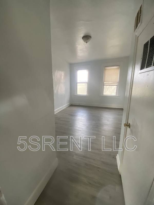 Apartment for rent at 1048 Marshall Ave #5, Cincinnati, OH 45225