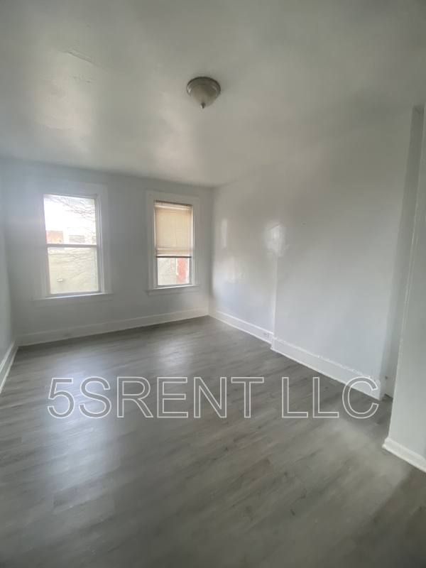 Apartment for rent at 1048 Marshall Ave #5, Cincinnati, OH 45225