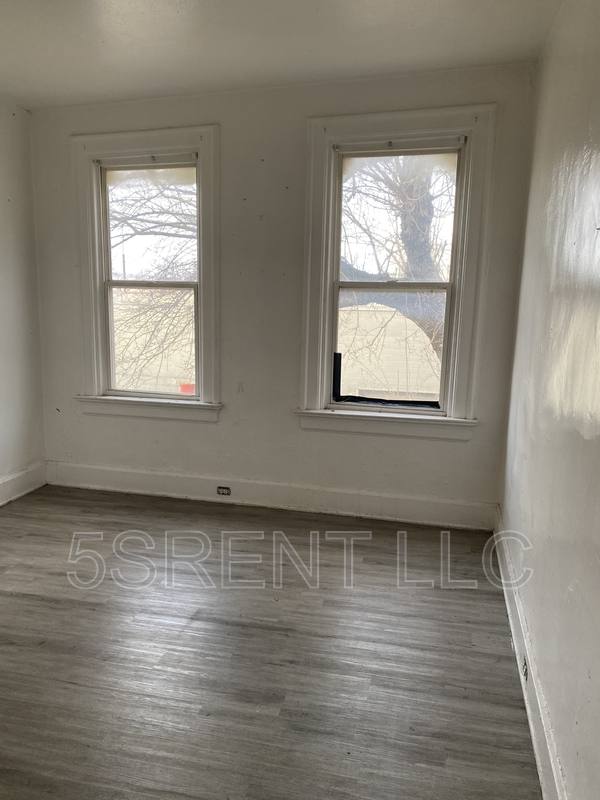 Apartment for rent at 1048 Marshall Ave #5, Cincinnati, OH 45225