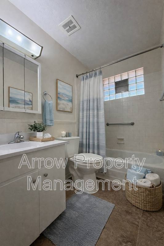Apartment for rent at 2000 Washington St, Lincoln, NE 68502