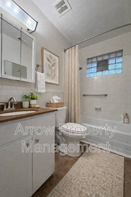 Apartment for rent at 2000 Washington St, Lincoln, NE 68502