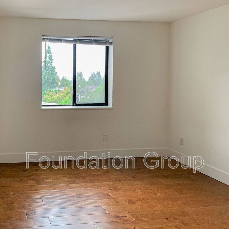 Apartment for rent at 9400 Roosevelt Way NE #403, Seattle, WA 98115