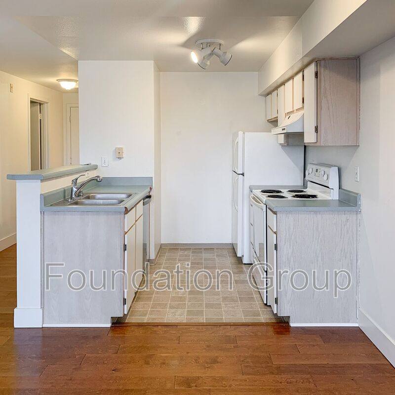 Apartment for rent at 9400 Roosevelt Way NE #403, Seattle, WA 98115
