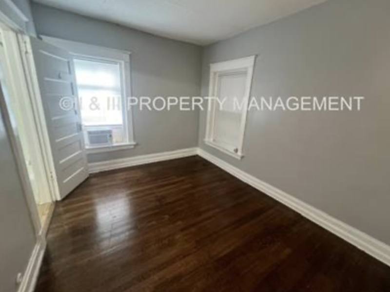 Apartment for rent at 219 W 37th St #2E, Kansas City, MO 64111