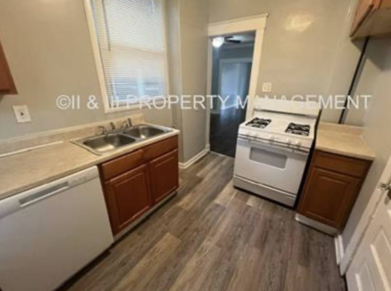 Apartment for rent at 219 W 37th St #2E, Kansas City, MO 64111