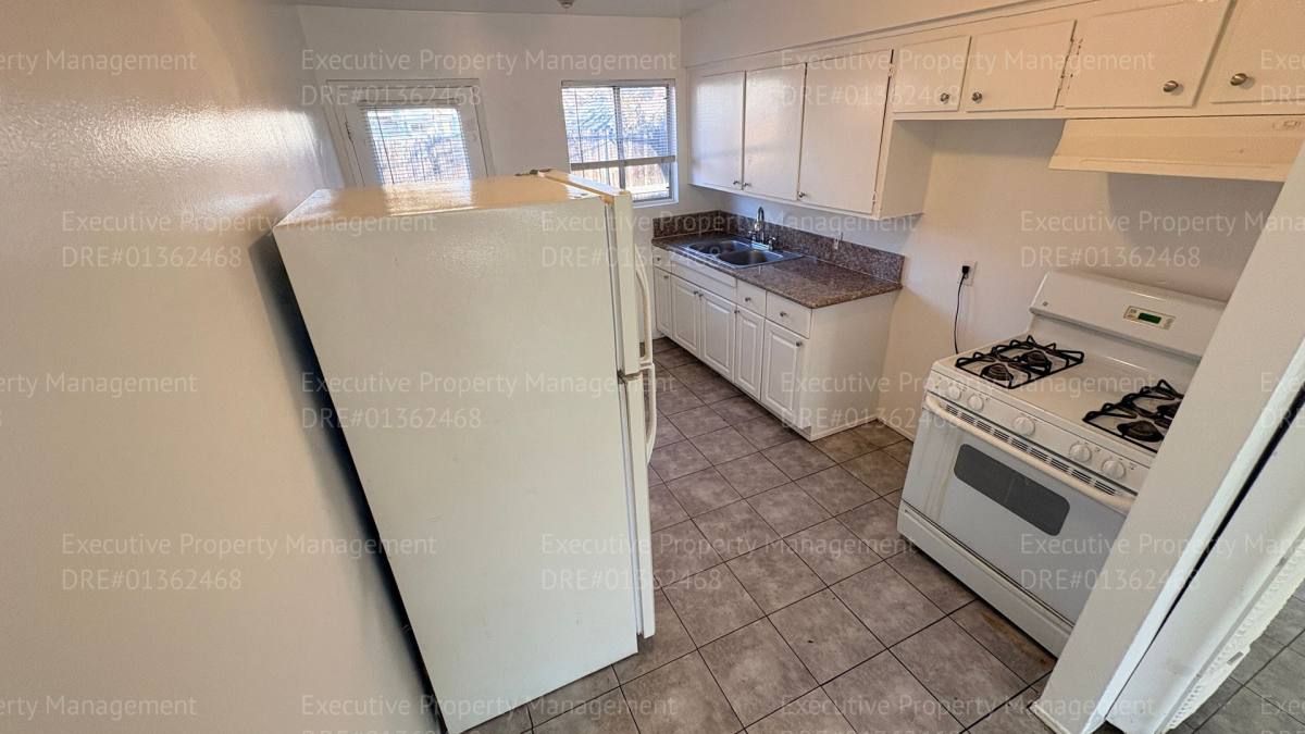 Apartment for rent at 1813-1815 Oregon St, Bakersfield, CA 93305