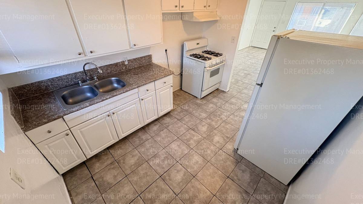 Apartment for rent at 1813-1815 Oregon St, Bakersfield, CA 93305