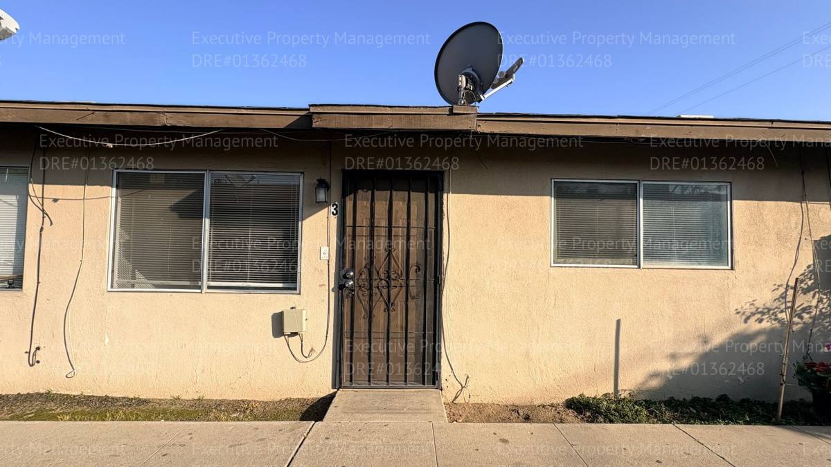 Apartment for rent at 1813-1815 Oregon St, Bakersfield, CA 93305
