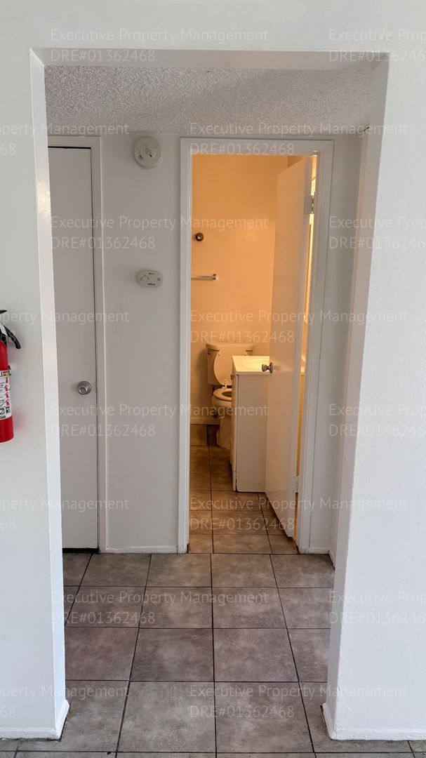 Apartment for rent at 1813-1815 Oregon St, Bakersfield, CA 93305