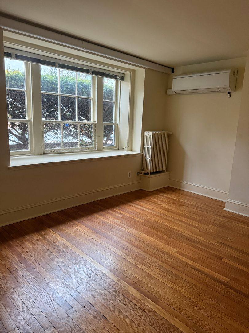 Apartment for rent at 100 E Church Gardens, Frederick, MD 21701