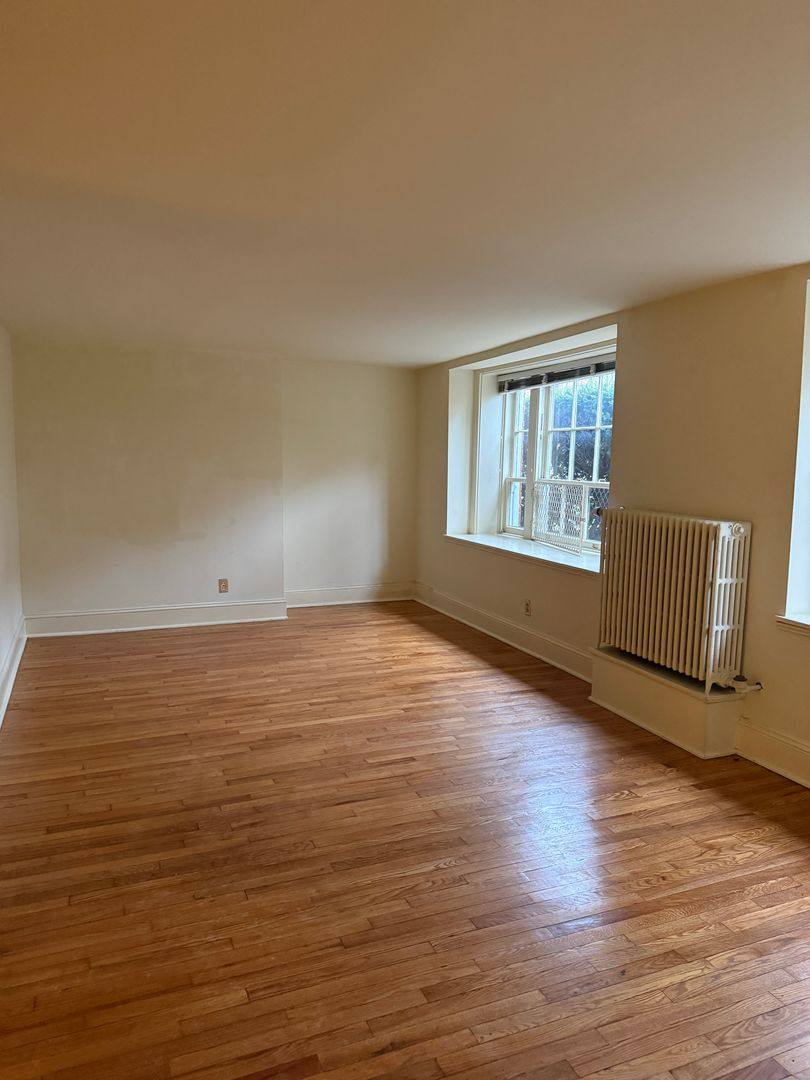 Apartment for rent at 100 E Church Gardens, Frederick, MD 21701