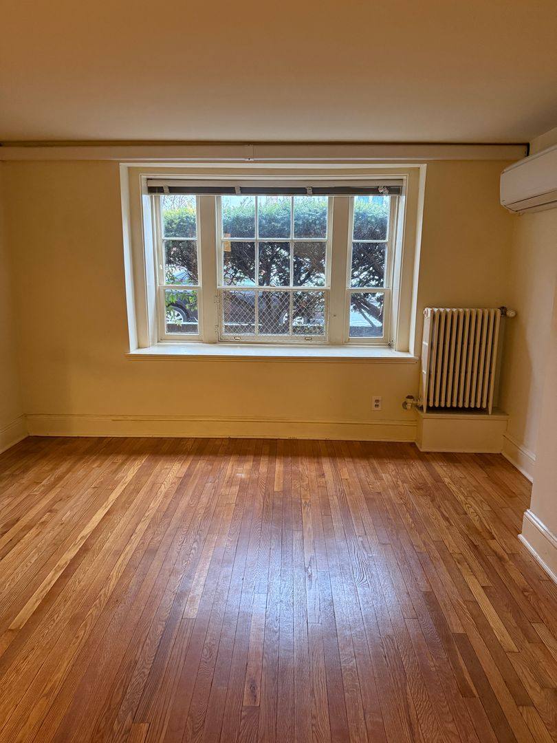 Apartment for rent at 100 E Church Gardens, Frederick, MD 21701