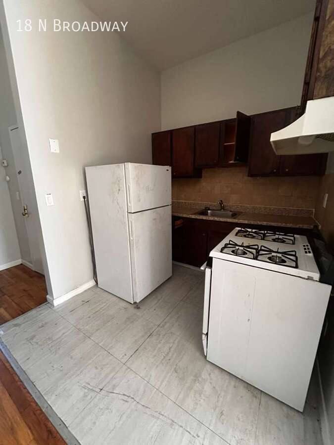 Apartment for rent at 18 N Broadway, Yonkers, NY 10701