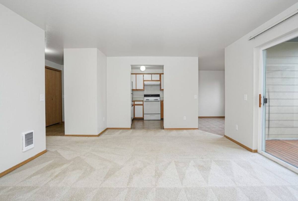 Apartment for rent at 2108 Red Oak Dr S, Salem, OR 97302