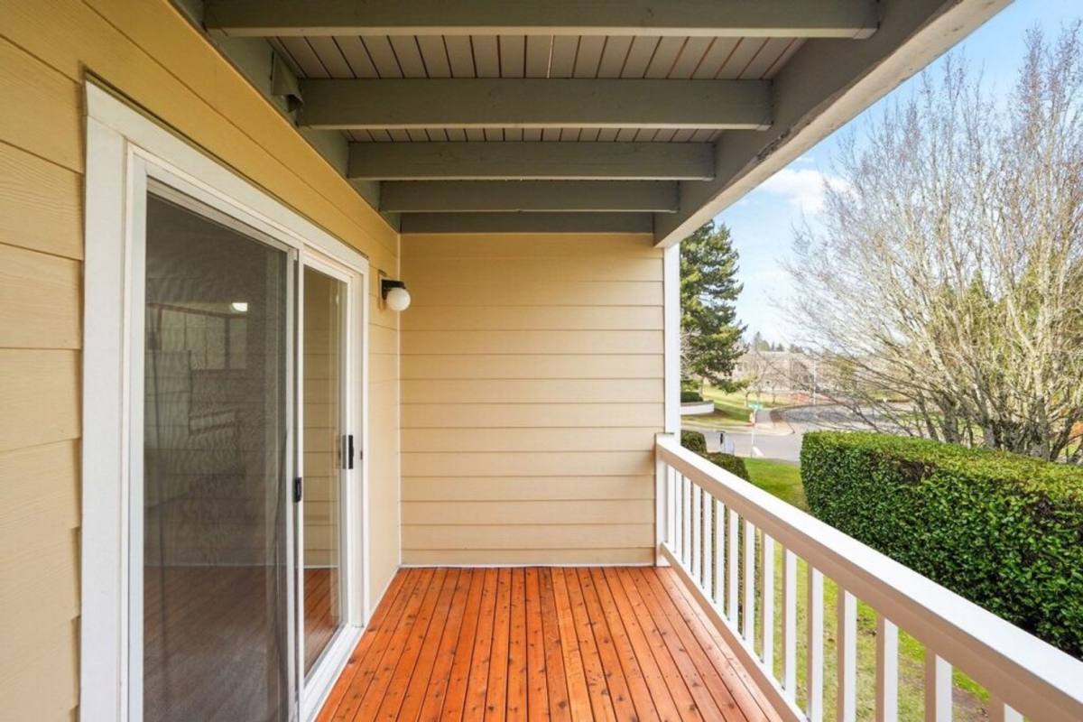 Apartment for rent at 2108 Red Oak Dr S, Salem, OR 97302