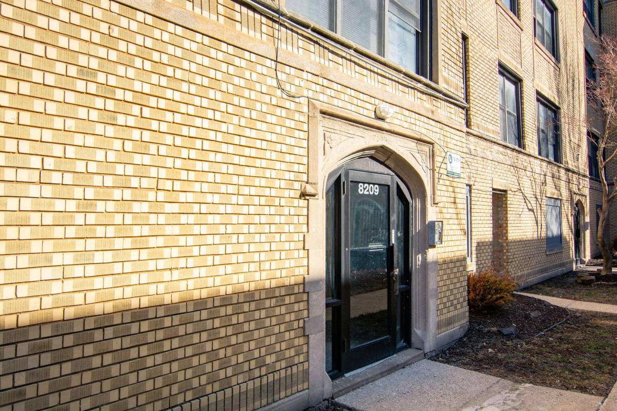 Apartment for rent at 8209 S Ellis Ave, Chicago, IL 60619