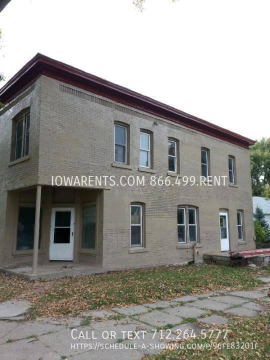 Apartment for rent at 215 S 2nd St #4, Red Oak, IA 51566