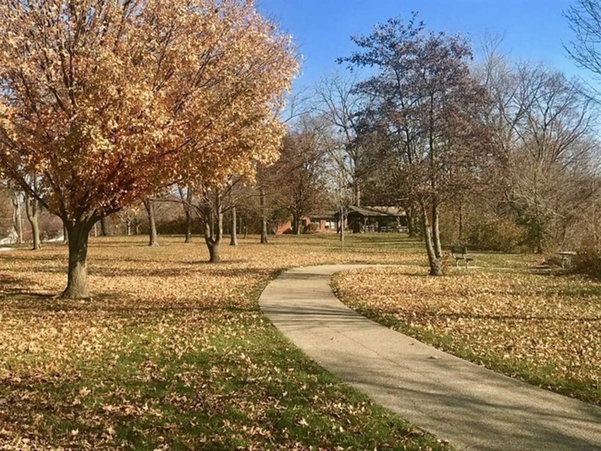 Apartment for rent at 1410 Croxton Ave, Bloomington, IL 61701