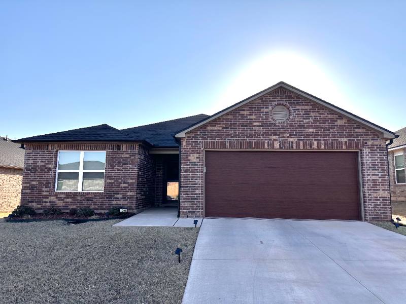 House for rent at 1908 Bigtooth Aspen Trail, Edmond, OK 73034