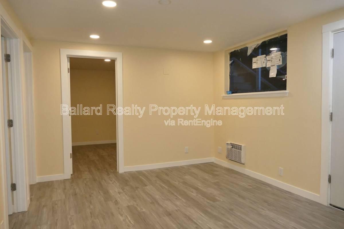 Apartment for rent at 469 N 36th St #B, Seattle, WA 98103