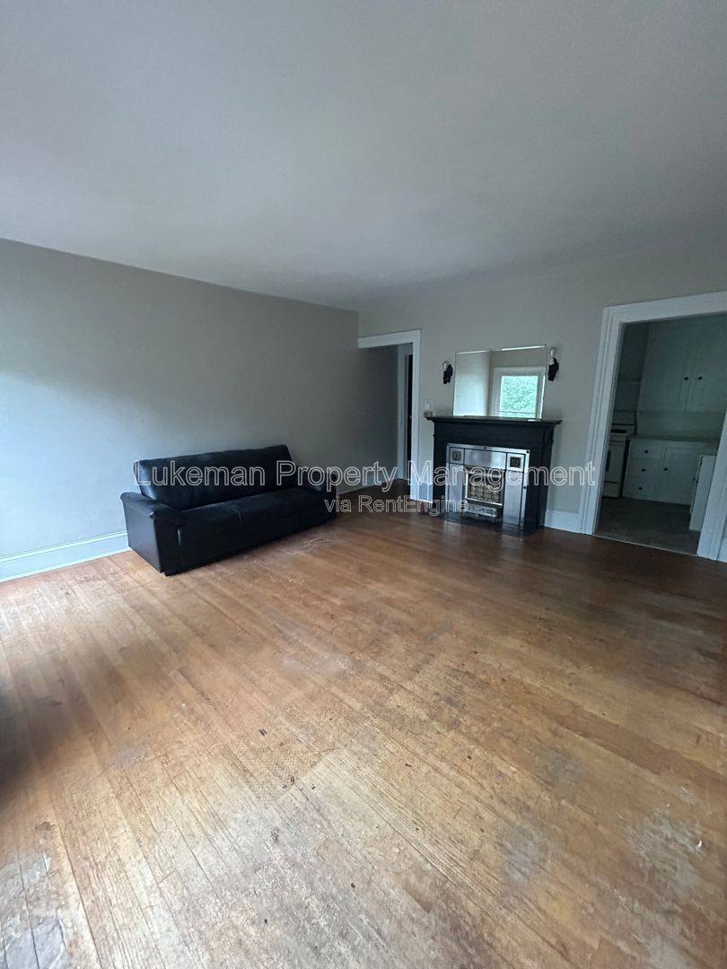 Apartment for rent at 724 W S St #2, Kalamazoo, MI 49007