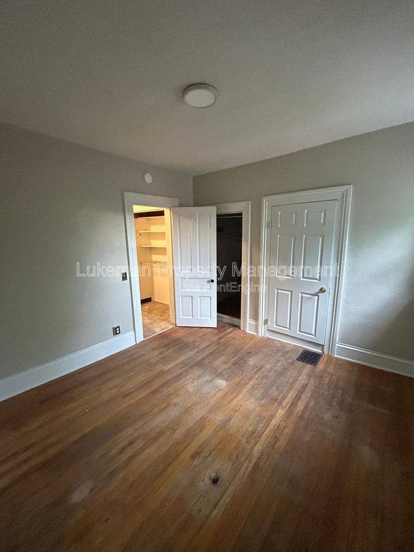 Apartment for rent at 724 W S St #2, Kalamazoo, MI 49007