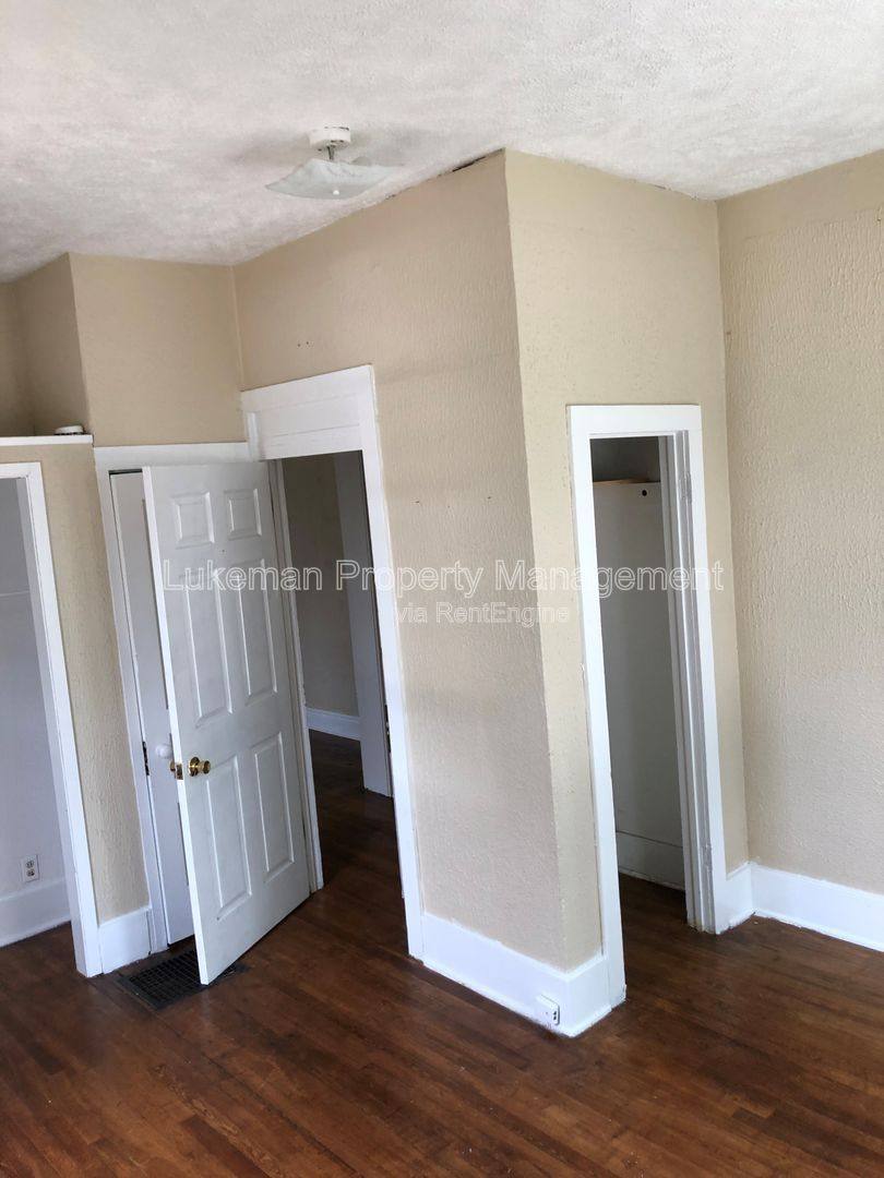 Apartment for rent at 609 Pearl St #1, Kalamazoo, MI 49007