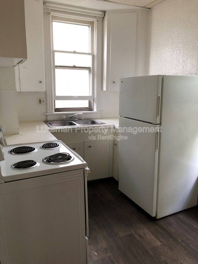 Apartment for rent at 609 Pearl St #1, Kalamazoo, MI 49007