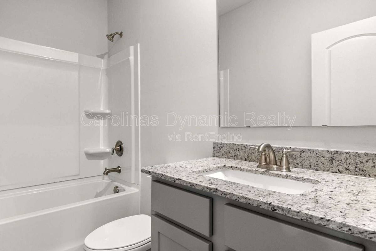Townhouse for rent at 6985 Waterstone Dr, Sherrills Ford, NC 28673