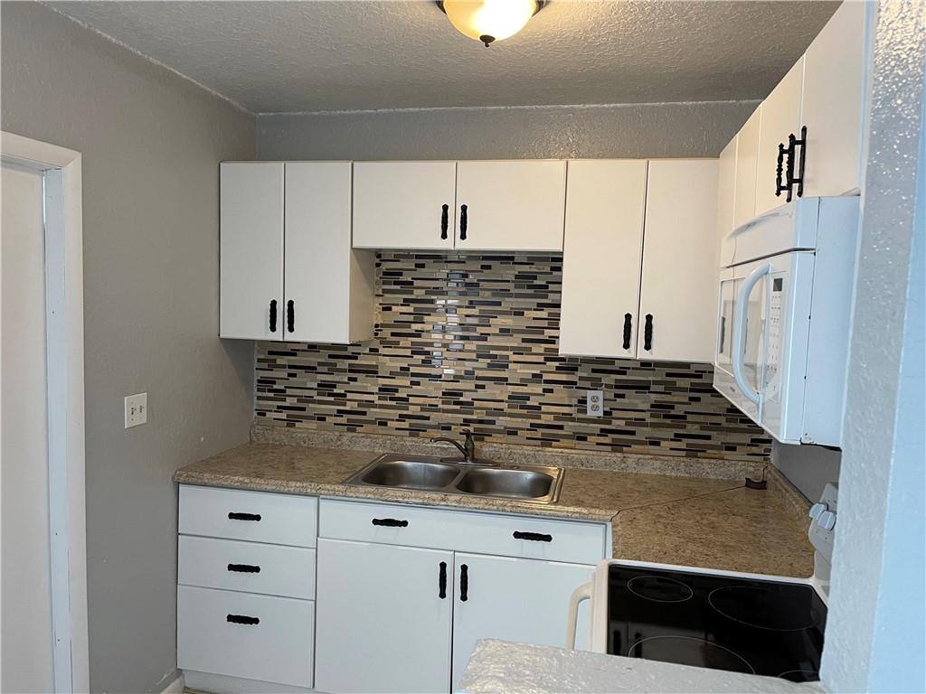 House for rent at 918 NW 24th Ave, Fort Lauderdale, FL 33311