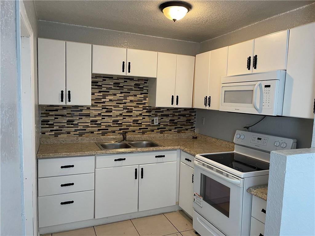 House for rent at 918 NW 24th Ave, Fort Lauderdale, FL 33311