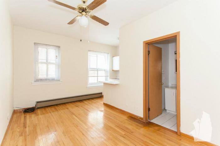 Apartment for rent at 635 W Barry Ave #306, Chicago, IL 60657