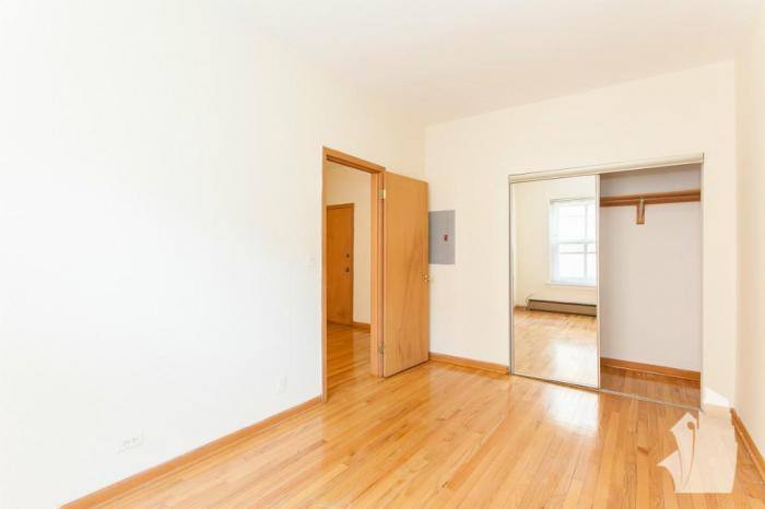 Apartment for rent at 635 W Barry Ave #306, Chicago, IL 60657
