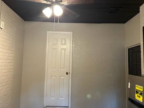 Townhouse for rent at 615 W Dallas St, Conroe, TX 77301