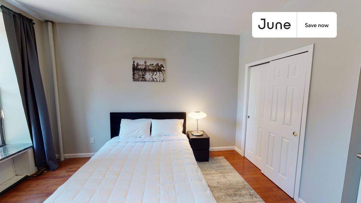 Apartment for rent at 301 E 104th St #1, New York, NY 10029