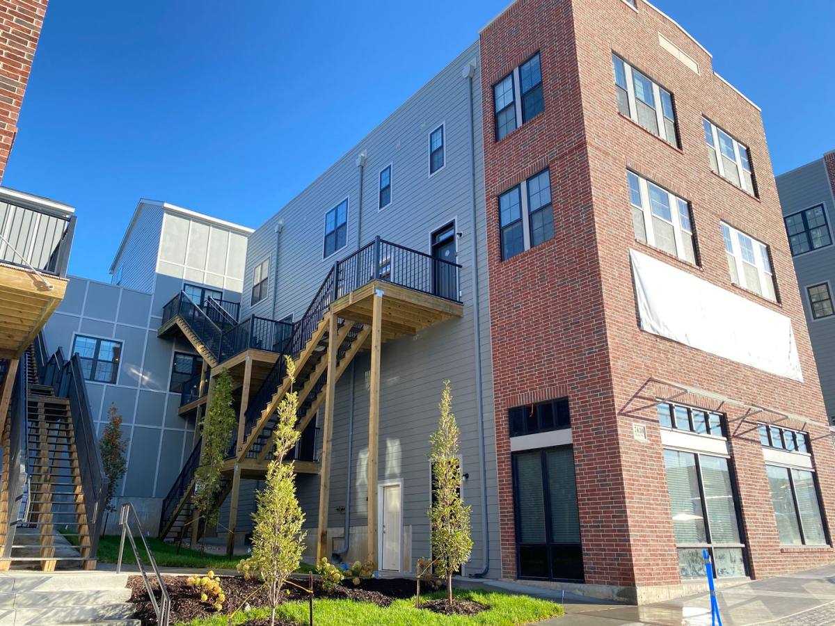Apartment for rent at 7630 Park Dr, Omaha, NE 68127