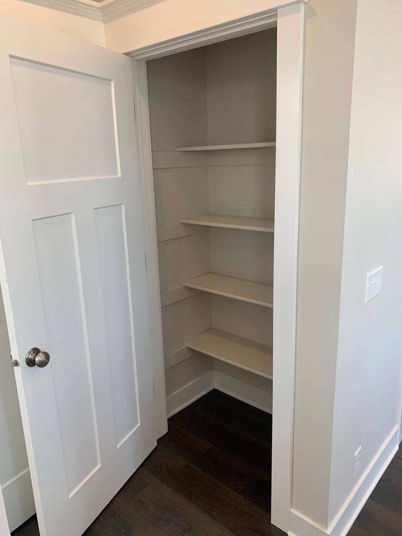 Apartment for rent at 7630 Park Dr, Omaha, NE 68127