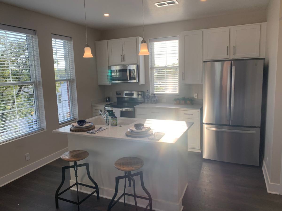 Apartment for rent at 7630 Park Dr, Omaha, NE 68127
