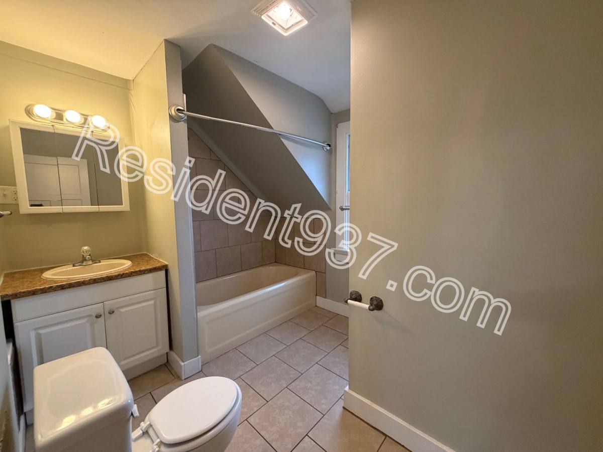 House for rent at 1520 S Smithville, Dayton, OH 45410