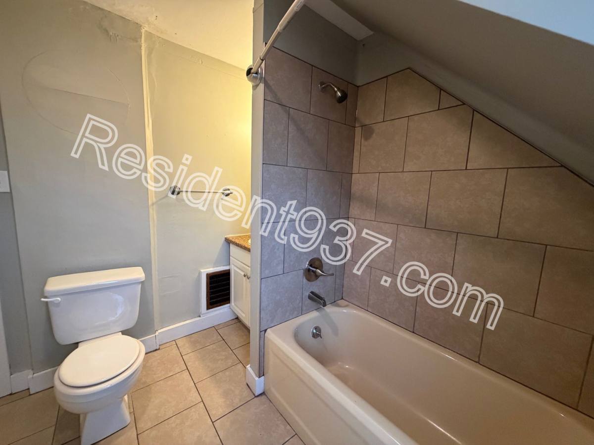 House for rent at 1520 S Smithville, Dayton, OH 45410