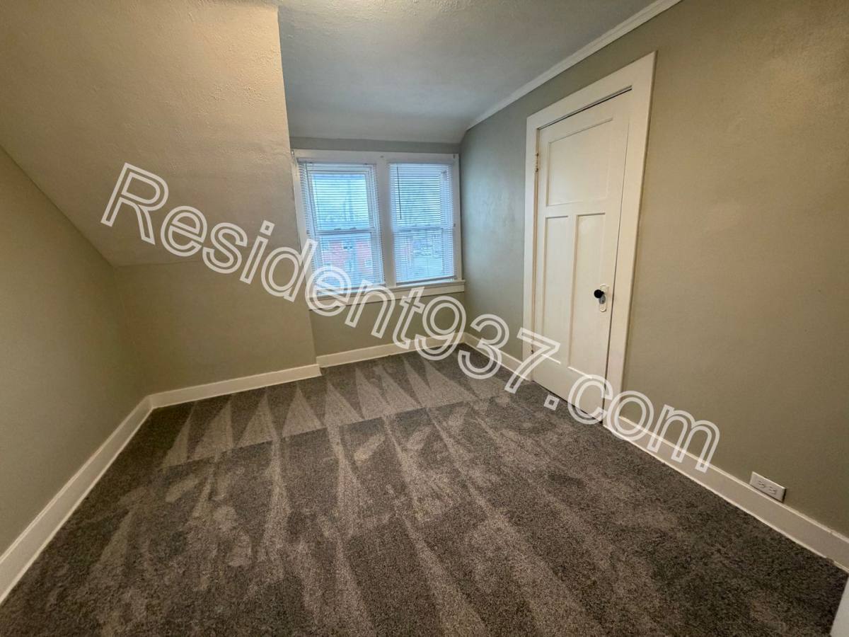 House for rent at 1520 S Smithville, Dayton, OH 45410