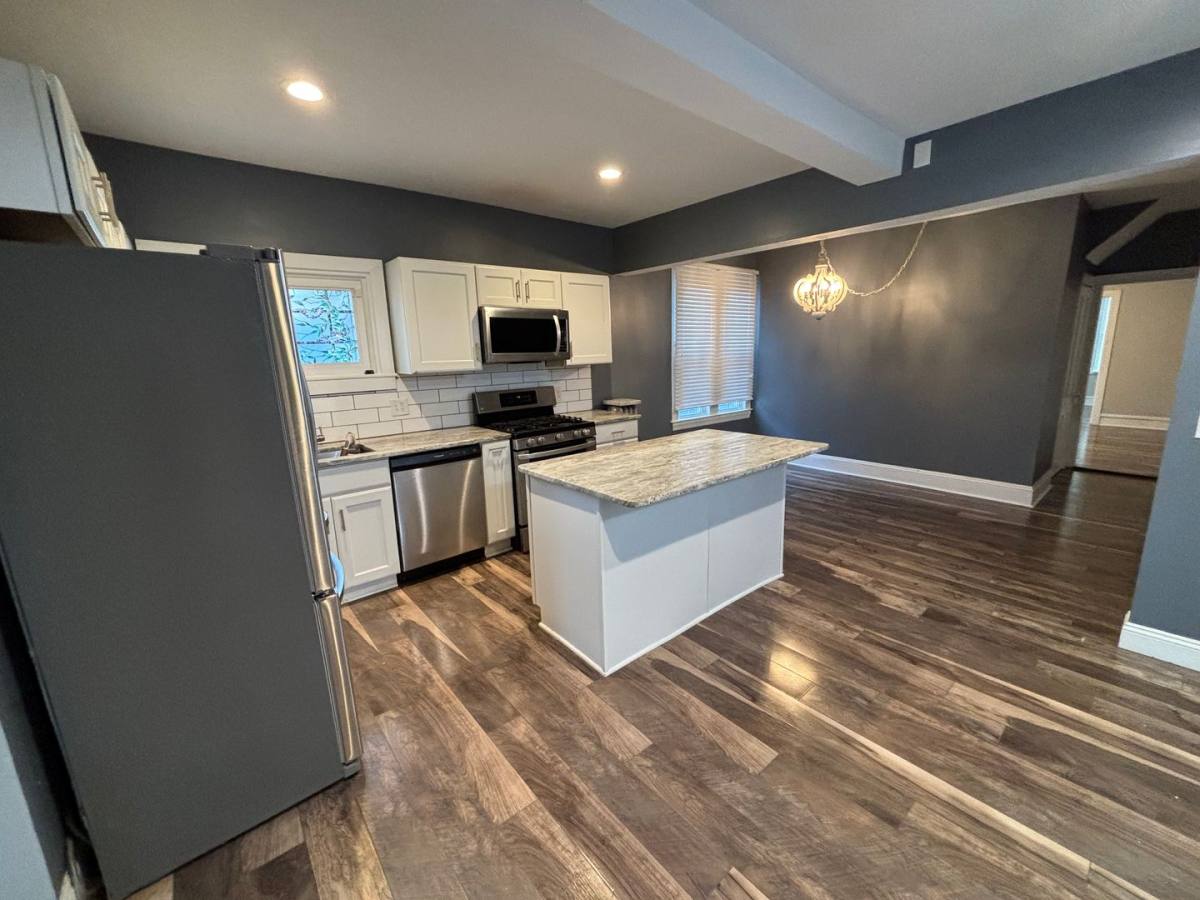 Apartment for rent at 4200 Whitman Ave, Cleveland, OH 44113