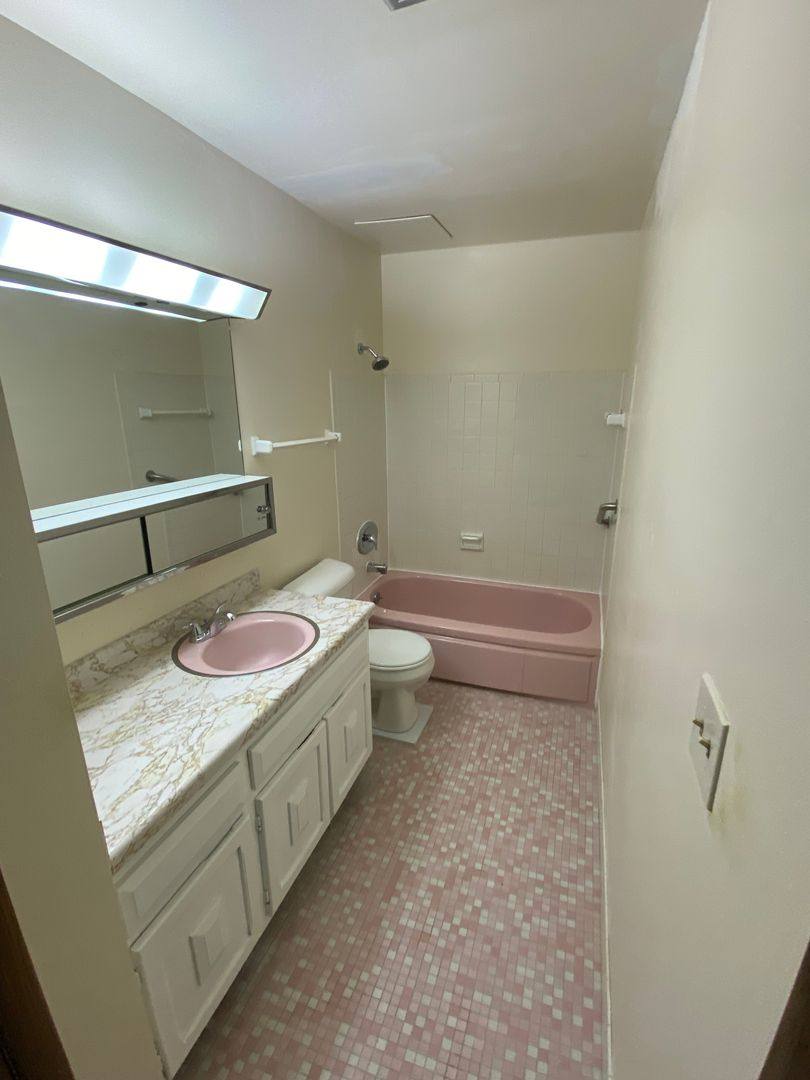 Apartment for rent at 2801 W Custer Ave, Milwaukee, WI 53209